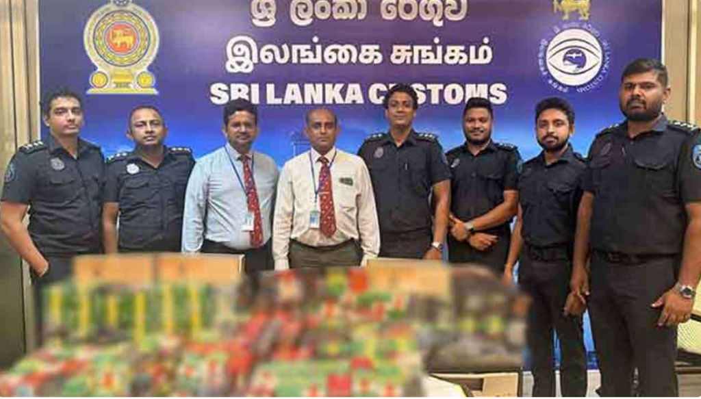 சீன சிகரெட் தொகையை நாட்டுக்குள் கொண்டு வந்த வெளிநாட்டுப் பயணிகள் இருவர் கைது!