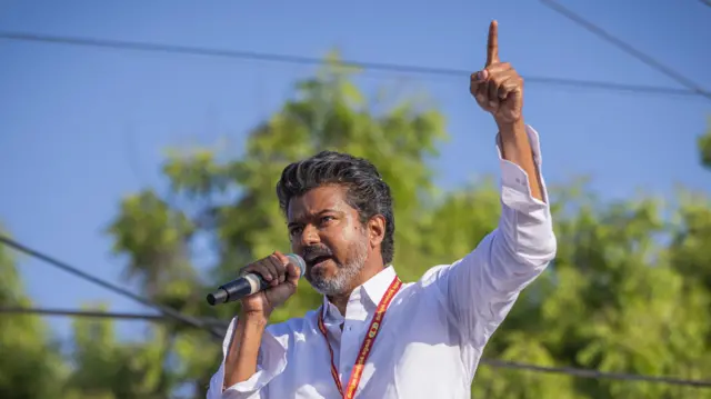 விஜய் முதலமைச்சராவதில் தொடர்ந்து நீடிக்கும் சிக்கல்- தவெகவுக்கு தற்போது வரை 116 இடங்கள்!