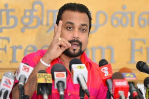 புலிகள் அமைப்பை அழித்த மஹிந்தவை கைது செய்தால் அனுர அரசு கவிழும்- விமல் வீரவன்ச!