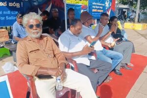 சுரேஷ் சலேயின் விடுதலையை வலியுறுத்தி மூன்றாவது நாளாகவும் தொடரும் சத்தியாக்கிரகப் போராட்டம்!