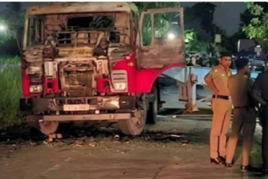 நீர்கொழும்பு – மினுவாங்கொட விபத்து சம்பவம்- கொள்கலன் லொறிக்கு தீவைத்த மூவர் கைது!!