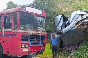 அரச பேருந்து மோதி விபத்து- இராணுவ கோப்ரல் ஒருவர் உயிரிழப்பு!
