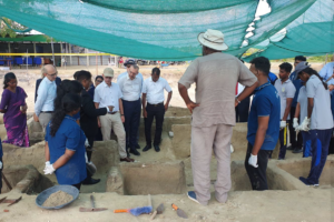 சர்வதேச விசாரணை வேண்டும்- செம்மணி வளைவு பகுதியில் கவனயீர்ப்புப் போராட்டம்!