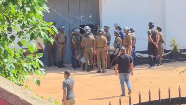 நீர்கொழும்பு சிறைச்சாலை கைதிகள் சிலரை உடனடியாக வேறு சிறைச்சாலைகளுக்கு மாற்றுவதற்கு நடவடிக்கை!