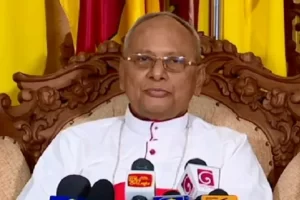 தொலைபேசிகளுக்கு அடிமையானதால் மனித உறவுகள் வீழ்ச்சி!!