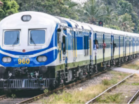 ரயிலில் ஏற்பட்ட தொழில்நுட்பக் கோளாறு- பயணிகள் கடும் நெரிசலில்!