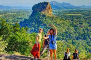 இலங்கைக்கு வருகை தந்துள்ள சுற்றுலாப் பயணிகளின் எண்ணிக்கை 12 இலட்சத்தை நெருங்கியுள்ளது!