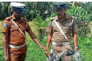 மோட்டார் சைக்கிள் விபத்து- தலைக்கவசம் அணியாமையால் நேர்ந்த கதி!